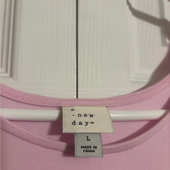 Elegant Pink Midi Dress - Picture 4 of 4